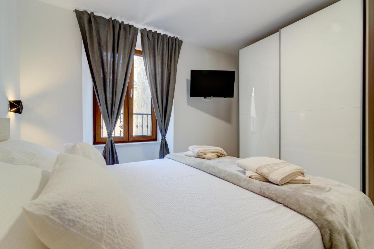 Appartement Rote Zora à Senj  Extérieur photo