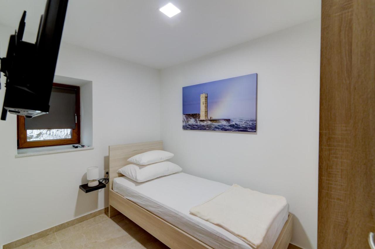 Appartement Rote Zora à Senj  Extérieur photo